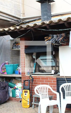 Casa à venda com 240m², 3 quartos e 3 vagasChurrasqueira