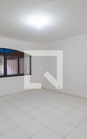 Casa à venda com 150m², 3 quartos e 2 vagas Casa à venda com 150m², 3 quartos e 2 vagasSala