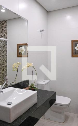 Casa à venda com 120m², 3 quartos e 2 vagas Casa à venda com 120m², 3 quartos e 2 vagasBanheiro Social
