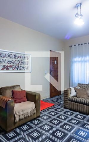 Casa à venda com 165m², 3 quartos e 2 vagas Casa à venda com 165m², 3 quartos e 2 vagasSala