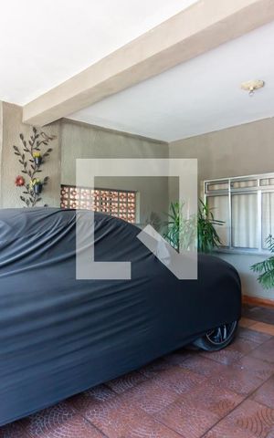 Casa à venda com 165m², 3 quartos e 2 vagas Casa à venda com 165m², 3 quartos e 2 vagasGaragem