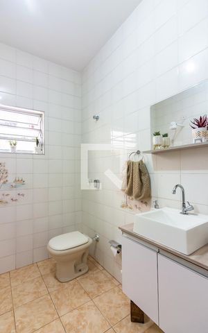 Casa à venda com 165m², 3 quartos e 2 vagas Casa à venda com 165m², 3 quartos e 2 vagasBanheiro 1
