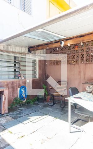 Casa à venda com 165m², 3 quartos e 2 vagas Casa à venda com 165m², 3 quartos e 2 vagasQuintal