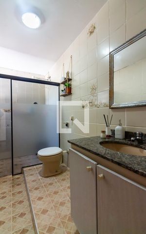 Casa à venda com 165m², 3 quartos e 2 vagas Casa à venda com 165m², 3 quartos e 2 vagasBanheiro 2