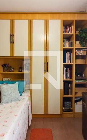 Casa à venda com 165m², 3 quartos e 2 vagas Casa à venda com 165m², 3 quartos e 2 vagasQuarto 2