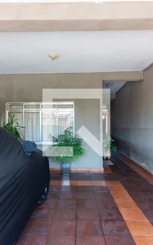 Casa à venda com 165m², 3 quartos e 2 vagas Casa à venda com 165m², 3 quartos e 2 vagasGaragem