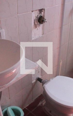 Casa à venda com 79m², 2 quartos e 1 vagaBanheiro