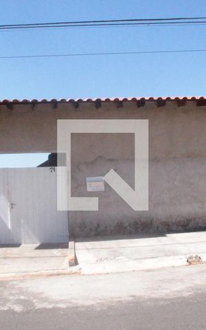Casa à venda com 79m², 2 quartos e 1 vagaFachada