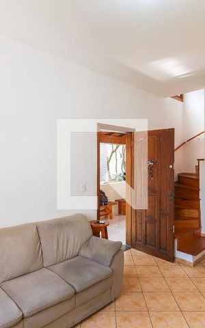 Casa à venda com 63m², 2 quartos e 2 vagas Casa à venda com 63m², 2 quartos e 2 vagasSala