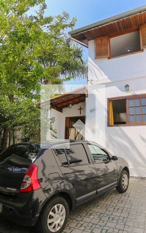 Casa à venda com 63m², 2 quartos e 2 vagas Casa à venda com 63m², 2 quartos e 2 vagasGaragem