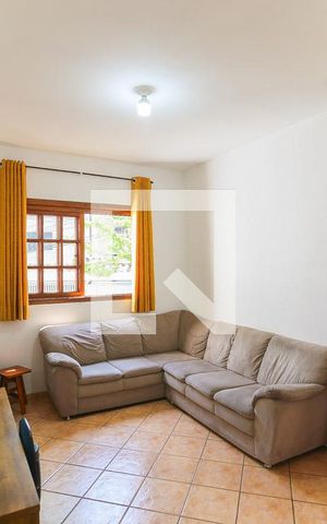 Casa à venda com 63m², 2 quartos e 2 vagas Casa à venda com 63m², 2 quartos e 2 vagasSala