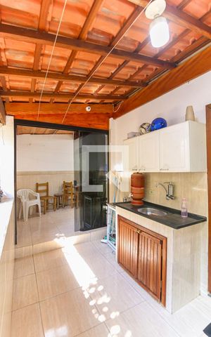 Casa à venda com 63m², 2 quartos e 2 vagas Casa à venda com 63m², 2 quartos e 2 vagasVaranda