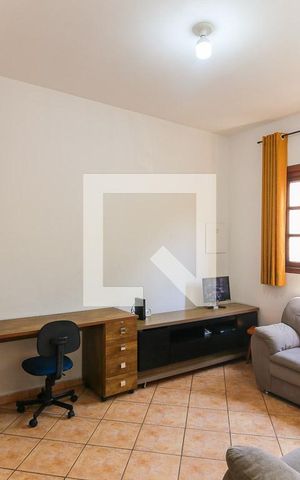 Casa à venda com 63m², 2 quartos e 2 vagas Casa à venda com 63m², 2 quartos e 2 vagasSala