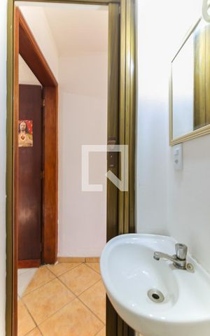 Casa à venda com 63m², 2 quartos e 2 vagas Casa à venda com 63m², 2 quartos e 2 vagasLavabo