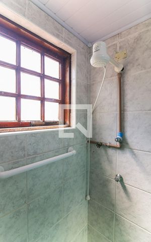 Casa à venda com 63m², 2 quartos e 2 vagas Casa à venda com 63m², 2 quartos e 2 vagasBanheiro
