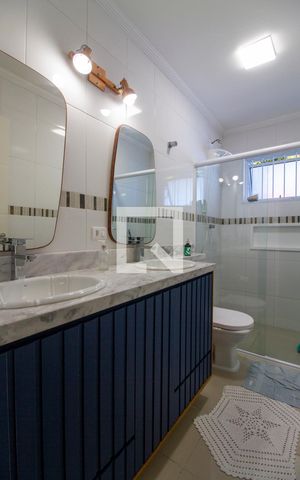 Casa à venda com 300m², 3 quartos e 2 vagasBanheiro da Suíte