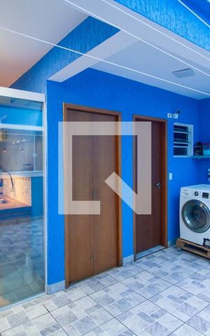 Casa à venda com 300m², 3 quartos e 2 vagasÁrea de Serviço