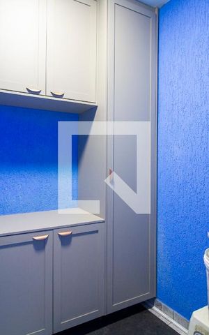 Casa à venda com 300m², 3 quartos e 2 vagasQuarto de Serviço
