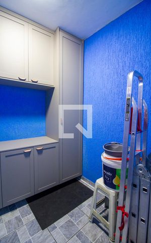 Casa à venda com 300m², 3 quartos e 2 vagasQuarto de Serviço