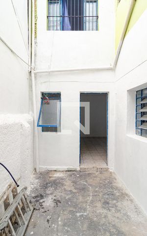 Casa para alugar com 100m², 2 quartos e sem vaga Casa para alugar com 100m², 2 quartos e sem vagaQuintal