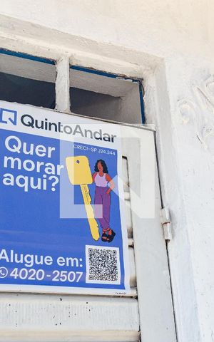 Casa para alugar com 100m², 2 quartos e sem vaga Casa para alugar com 100m², 2 quartos e sem vagaFachada