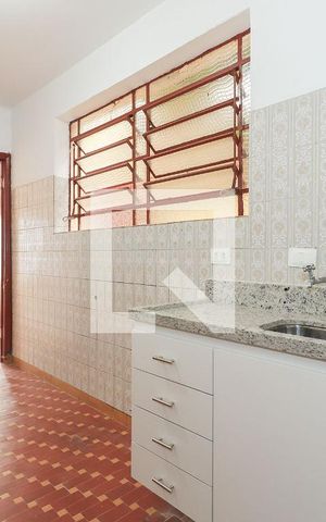 Casa à venda com 200m², 4 quartos e 1 vaga Casa à venda com 200m², 4 quartos e 1 vagaCozinha
