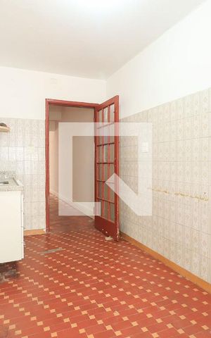 Casa à venda com 200m², 4 quartos e 1 vaga Casa à venda com 200m², 4 quartos e 1 vagaCozinha