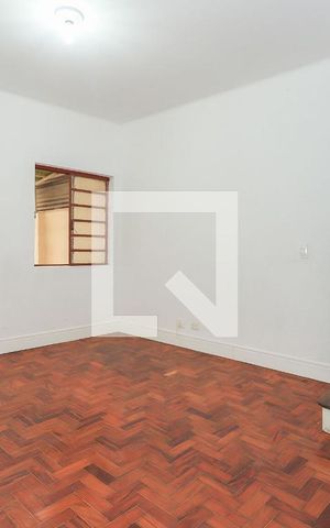 Casa à venda com 200m², 4 quartos e 1 vaga Casa à venda com 200m², 4 quartos e 1 vagaSala