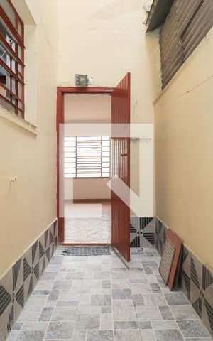 Casa à venda com 200m², 4 quartos e 1 vaga Casa à venda com 200m², 4 quartos e 1 vagaÁrea de Serviço