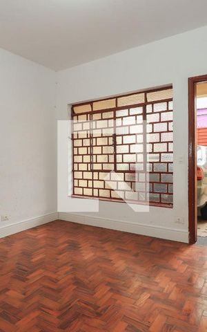 Casa à venda com 200m², 4 quartos e 1 vaga Casa à venda com 200m², 4 quartos e 1 vagaSala