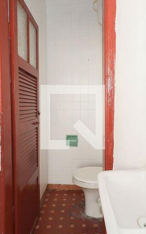 Casa à venda com 200m², 4 quartos e 1 vaga Casa à venda com 200m², 4 quartos e 1 vagaBanheiro de serviço