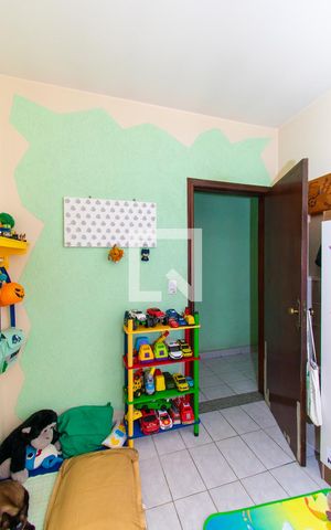 Casa à venda com 200m², 3 quartos e 5 vagas Casa à venda com 200m², 3 quartos e 5 vagasQuarto 2