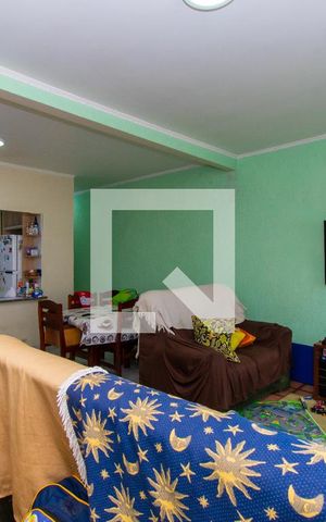 Casa à venda com 200m², 3 quartos e 5 vagas Casa à venda com 200m², 3 quartos e 5 vagasSala