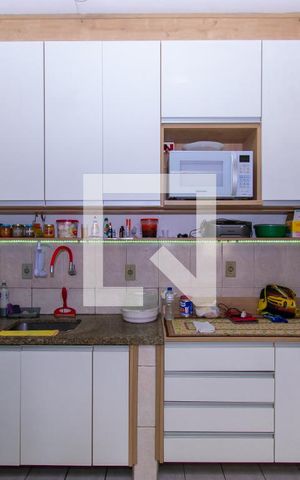 Casa à venda com 200m², 3 quartos e 5 vagas Casa à venda com 200m², 3 quartos e 5 vagasCozinha