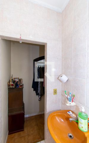 Casa à venda com 200m², 3 quartos e 5 vagas Casa à venda com 200m², 3 quartos e 5 vagasBanheiro da Suíte