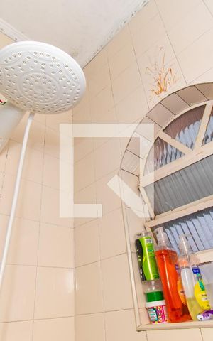 Casa à venda com 200m², 3 quartos e 5 vagas Casa à venda com 200m², 3 quartos e 5 vagasBanheiro 2