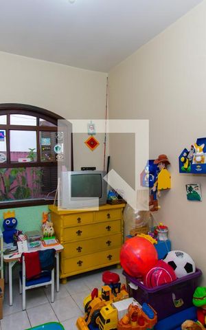 Casa à venda com 200m², 3 quartos e 5 vagas Casa à venda com 200m², 3 quartos e 5 vagasQuarto 2