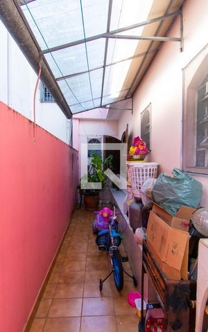 Casa à venda com 200m², 3 quartos e 5 vagas Casa à venda com 200m², 3 quartos e 5 vagasÁrea de Serviço