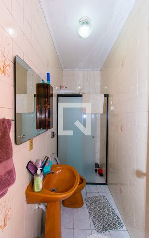 Casa à venda com 200m², 3 quartos e 5 vagas Casa à venda com 200m², 3 quartos e 5 vagasBanheiro 2