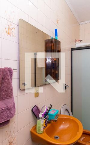 Casa à venda com 200m², 3 quartos e 5 vagas Casa à venda com 200m², 3 quartos e 5 vagasBanheiro 2