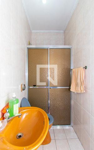 Casa à venda com 200m², 3 quartos e 5 vagas Casa à venda com 200m², 3 quartos e 5 vagasBanheiro da Suíte