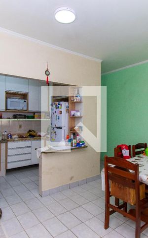 Casa à venda com 200m², 3 quartos e 5 vagas Casa à venda com 200m², 3 quartos e 5 vagasSala de Jantar