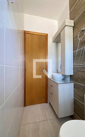 Casa para alugar com 68m², 2 quartos e 1 vagaBanheiro