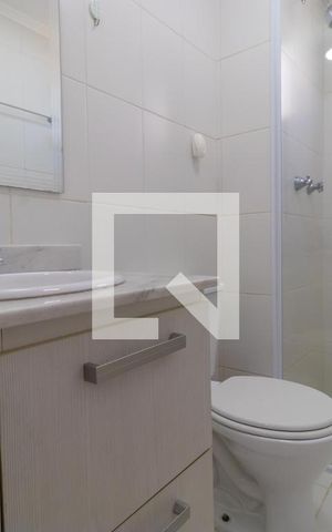 Apartamento para alugar com 58m², 2 quartos e 2 vagas Apartamento para alugar com 58m², 2 quartos e 2 vagasBanheiro da Suíte
