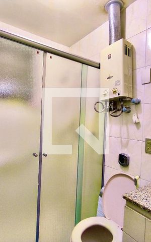 Apartamento à venda com 107m², 4 quartos e sem vaga Apartamento à venda com 107m², 4 quartos e sem vagaBanheiro social 2
