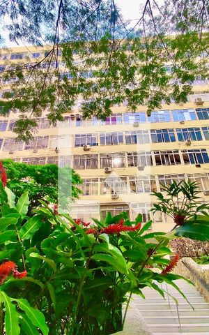 Apartamento à venda com 107m², 4 quartos e sem vaga Apartamento à venda com 107m², 4 quartos e sem vagaFachada