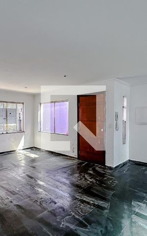 Casa à venda com 240m², 4 quartos e 2 vagasSala