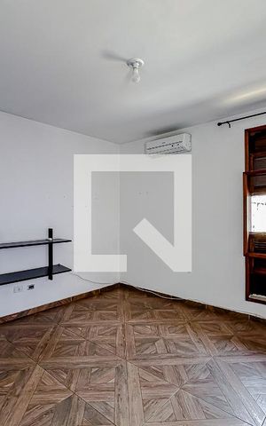 Casa à venda com 240m², 4 quartos e 2 vagasQuarto 1 - Suíte