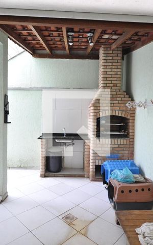 Casa à venda com 188m², 3 quartos e 4 vagasQuintal