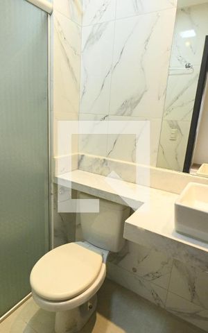 Apartamento à venda com 58m², 2 quartos e 1 vaga Apartamento à venda com 58m², 2 quartos e 1 vagaBanheiro